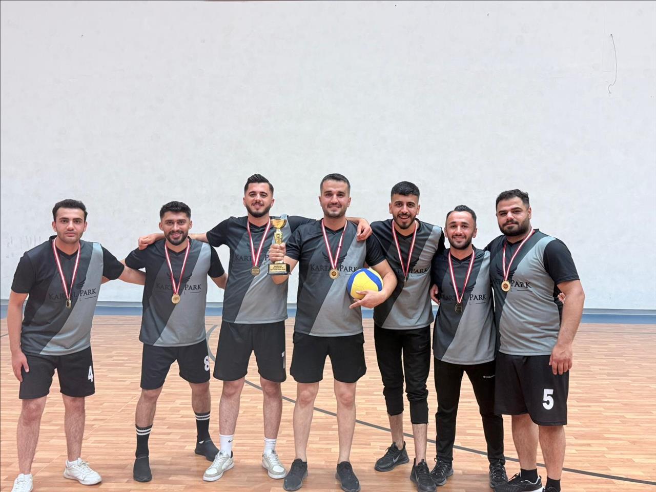 myo-elektrik-enerji-voleybol-takimi-sampiyon-oldu